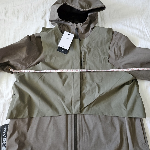 Nike Storm Fit Run Division Hooded Jacket Olive DV1247-222 Women's Size Large - Picture 4 of 12